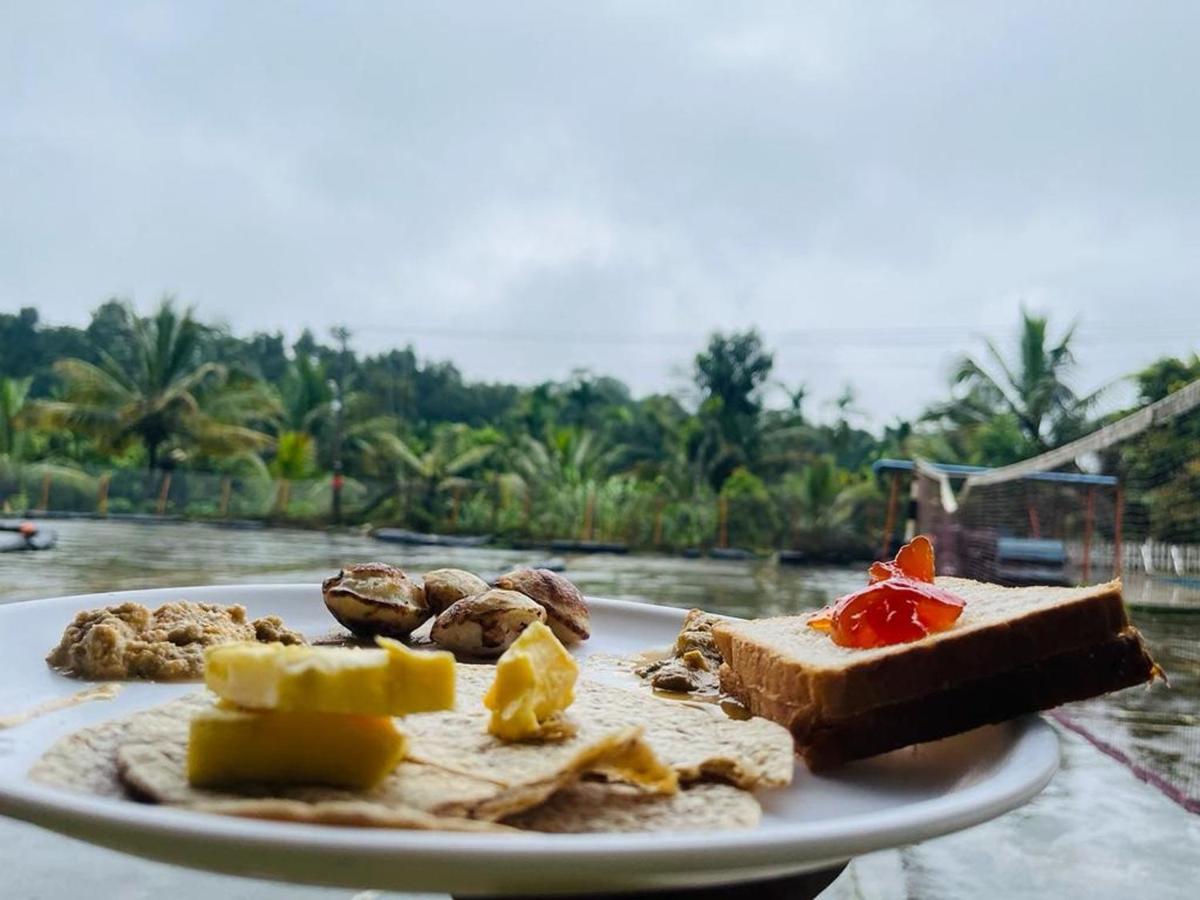 Leisure Homestay - Pool, Boating, Zipline, Home Food, Estate Chikmagalūr Exteriör bild