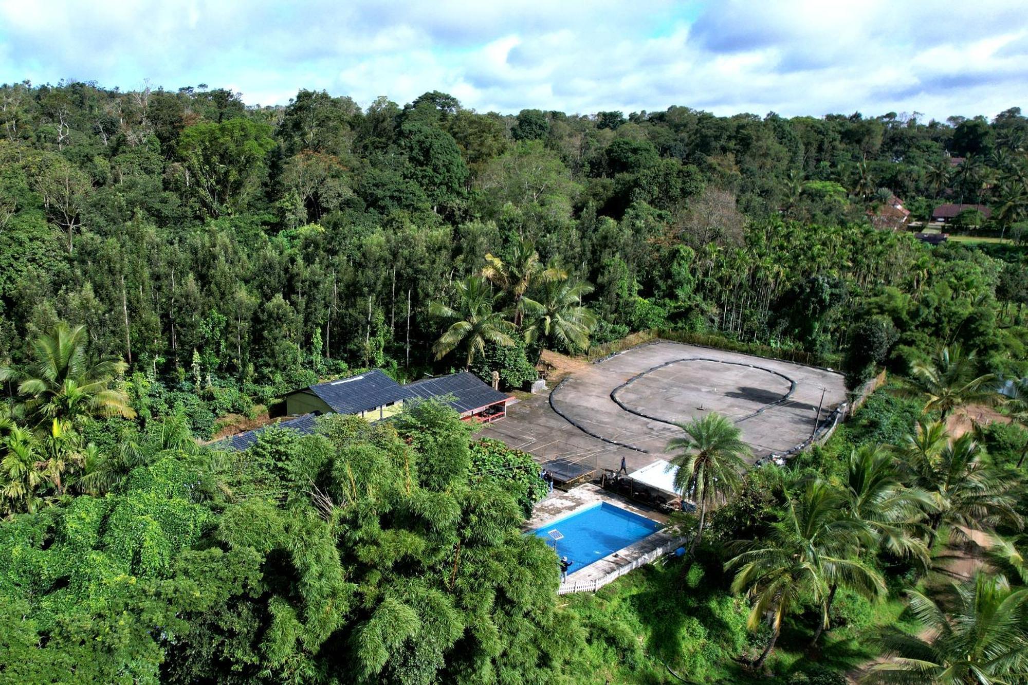 Leisure Homestay - Pool, Boating, Zipline, Home Food, Estate Chikmagalūr Exteriör bild